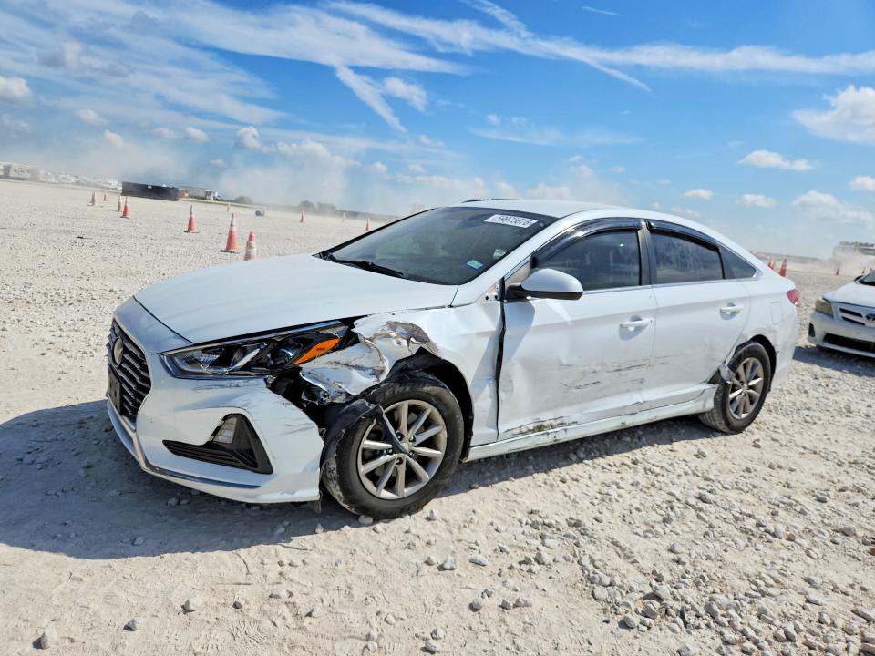 HYUNDAI SONATA 2018 with VIN 5NPE24AF1JH621424 - Photo from auction