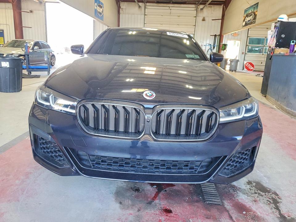 Photo 5 from auction – 2023 BMW M550XI with VIN WBA13BK01PCM43705
