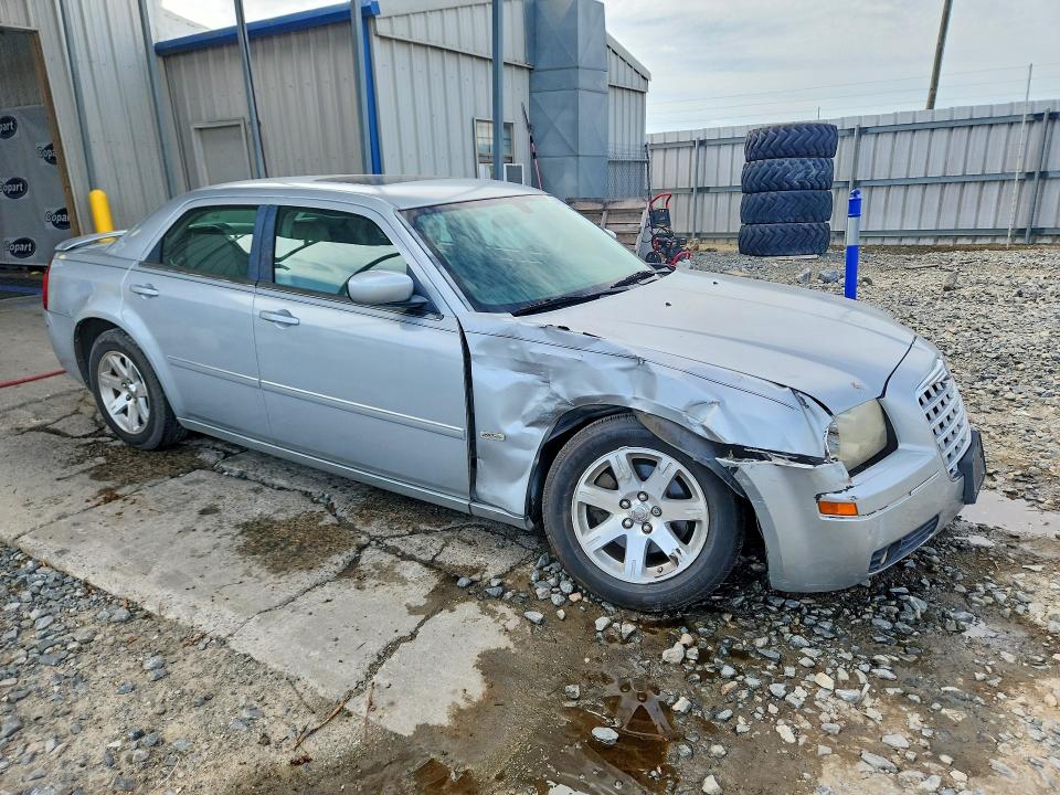 Photo 4 from auction – 2006 CHRYSLER 300 with VIN 2C3KA53G06H325509