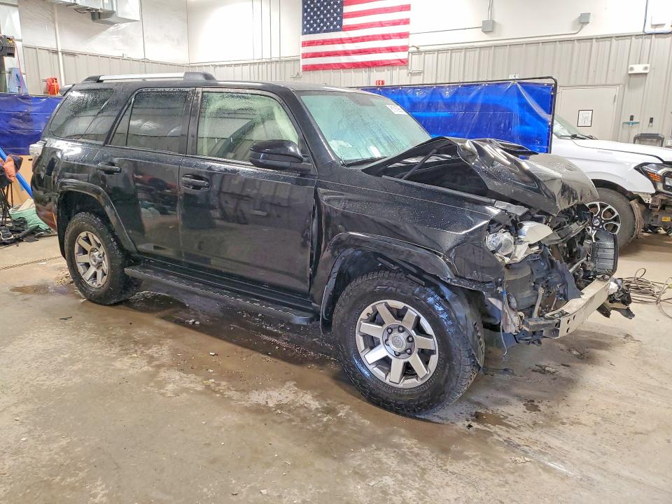 Photo 4 from auction – 2015 TOYOTA 4RUNNER with VIN JTEBU5JR1F5270031