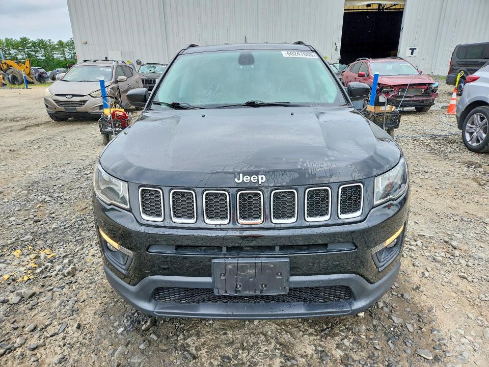 Photo 5 from auction – 2018 JEEP COMPASS with VIN 3C4NJDBB6JT176225