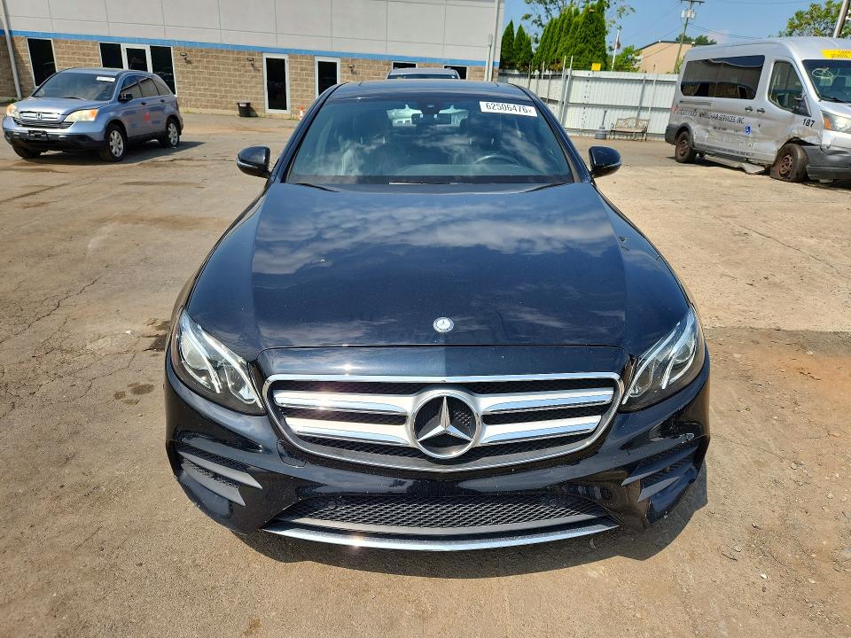 Photo 5 from auction – 2017 MERCEDES-BENZ E with VIN WDDZF4KB3HA050799
