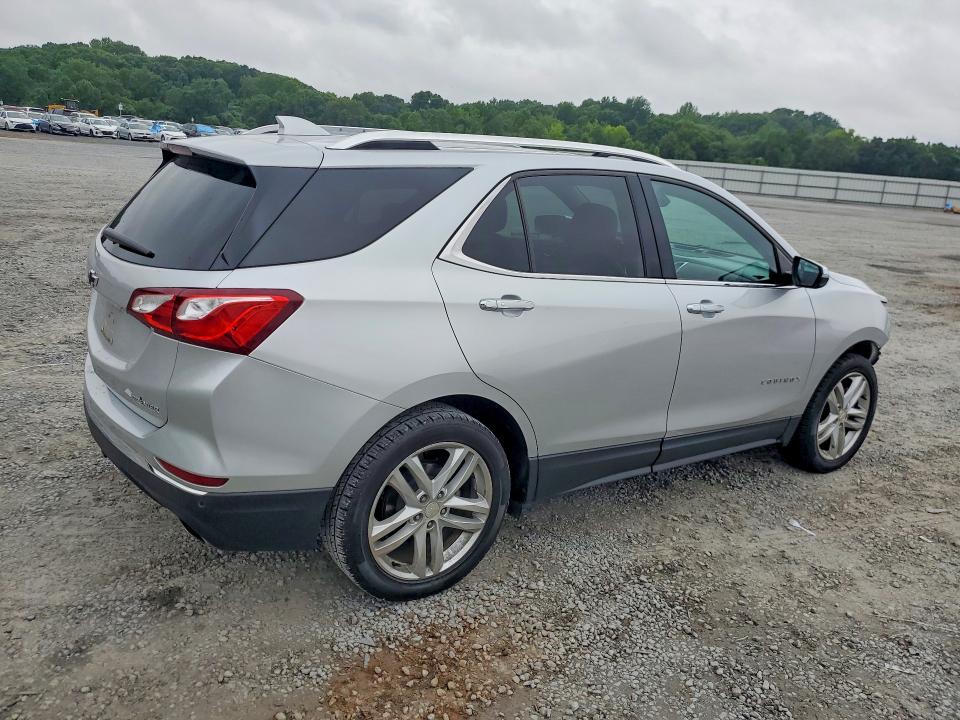 Photo 3 from auction – 2019 CHEVROLET EQUINOX with VIN 3GNAXPEX7KS631832
