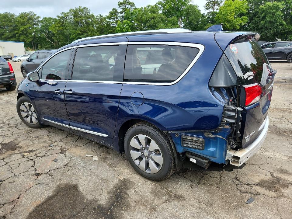 Photo 2 from auction – 2018 CHRYSLER PACIFICA with VIN 2C4RC1N76JR144895