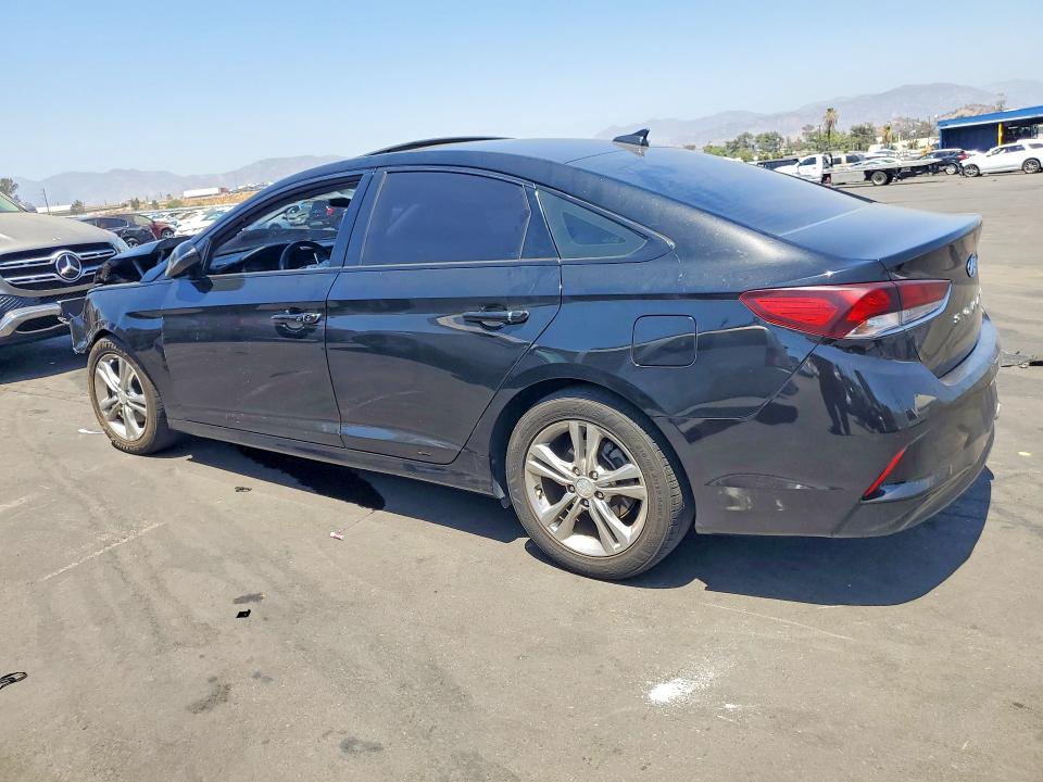 Photo 2 from auction – 2018 HYUNDAI SONATA with VIN 5NPE34AF7JH672729