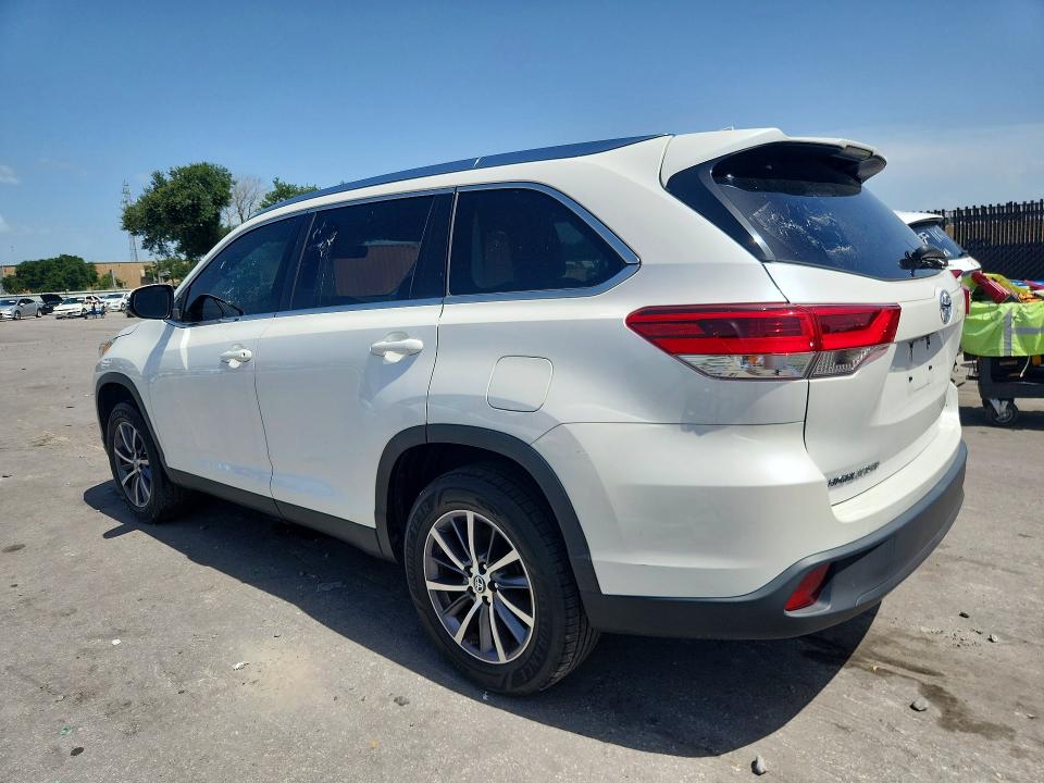 Photo 2 from auction – 2019 TOYOTA HIGHLANDER with VIN 5TDKZRFH0KS342774