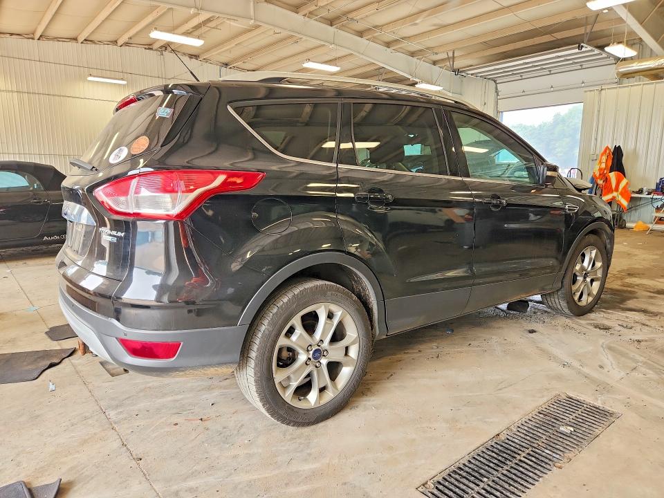 Photo 3 from auction – 2016 FORD ESCAPE with VIN 1FMCU9J99GUC67963