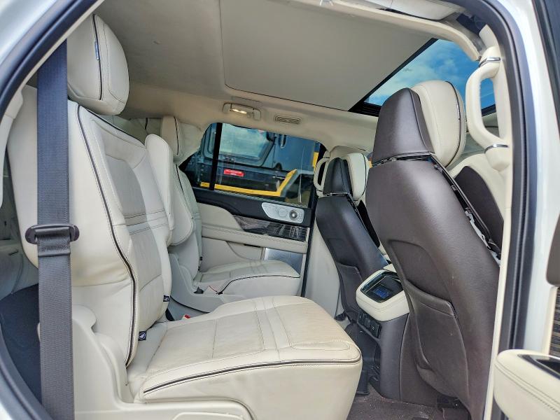 Photo 11 from auction – 2024 LINCOLN NAVIGATOR with VIN 5LMJJ2TG8REL01808