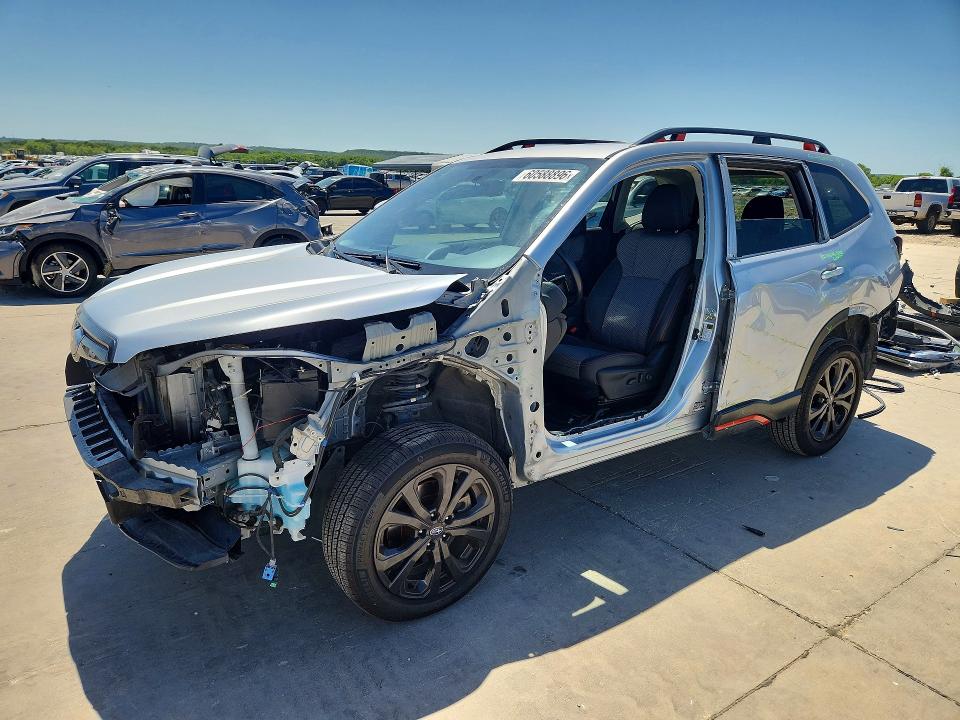 SUBARU FORESTER 2021 z numerem VIN JF2SKARC1MH472139 - Zdjęcie z aukcji