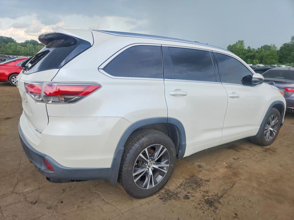 Photo 3 from auction – 2016 TOYOTA HIGHLANDER with VIN 5TDJKRFH6GS247384