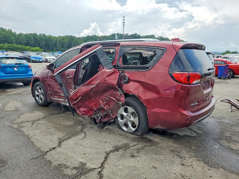 Photo 2 from auction – 2017 CHRYSLER PACIFICA with VIN 2C4RC1EG2HR614432