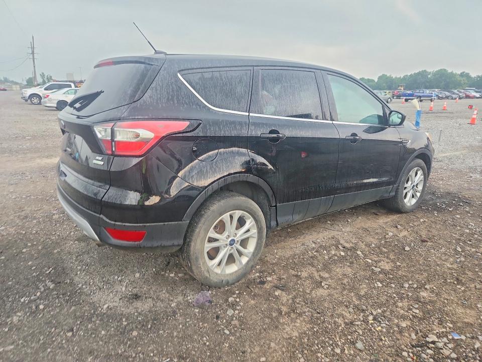 Photo 3 from auction – 2017 FORD ESCAPE with VIN 1FMCU0GD8HUE05212