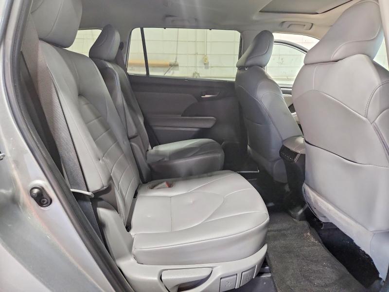 Photo 11 from auction – 2021 TOYOTA HIGHLANDER with VIN 5TDGZRBH3MS057243