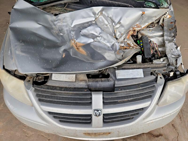 Photo 12 from auction – 2005 DODGE GRAND CARAVAN with VIN 2D4GP44LX5R392796