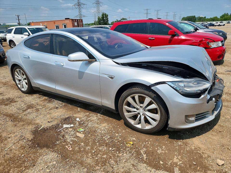 Photo 4 from auction – 2013 TESLA MODEL S with VIN 5YJSA1CN6DFP22471