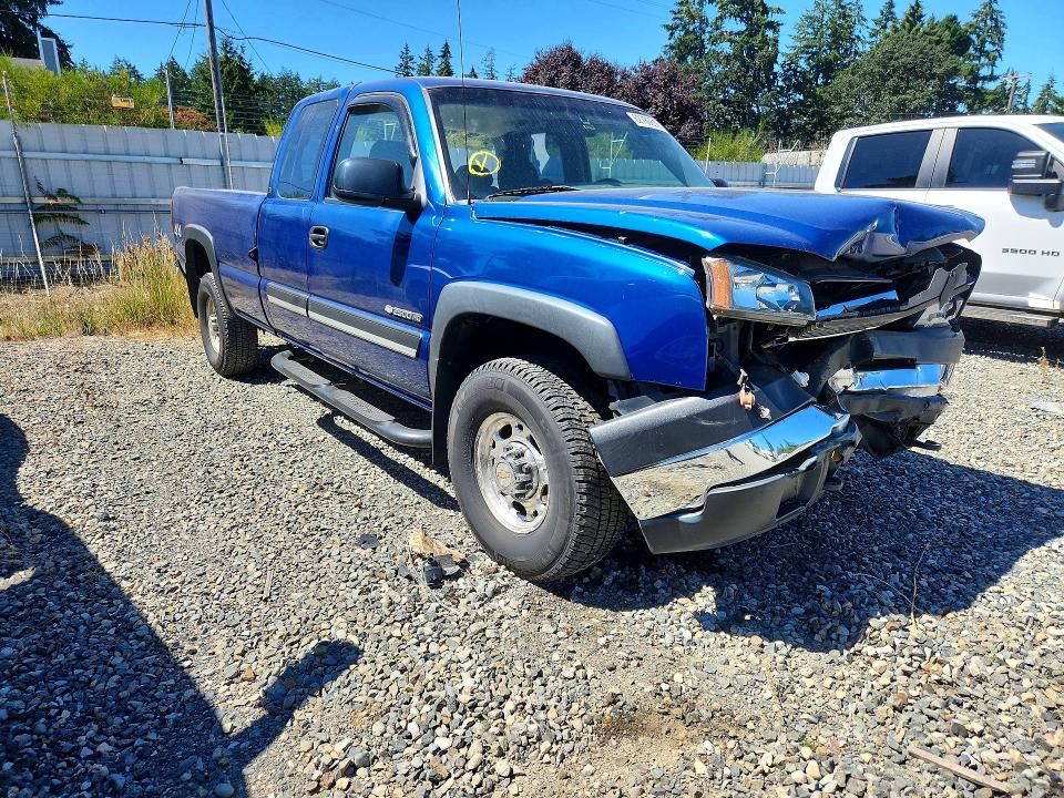Photo 4 from auction – 2004 CHEVROLET SILVERADO with VIN 1GCHK29UX4E198349