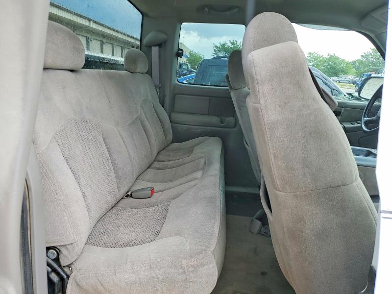 Photo 10 from auction – 2000 CHEVROLET SILVERADO with VIN 1GCEK19T6YE104574