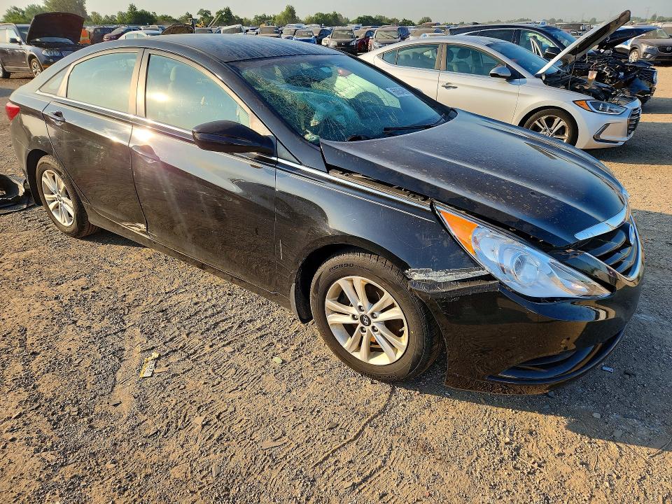 Photo 4 from auction – 2013 HYUNDAI SONATA with VIN 5NPEB4AC2DH808181