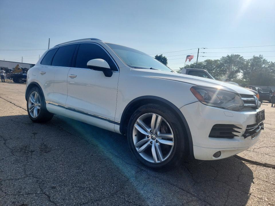Photo 4 from auction – 2011 VOLKSWAGEN TOUAREG with VIN WVGFK9BP6BD005908