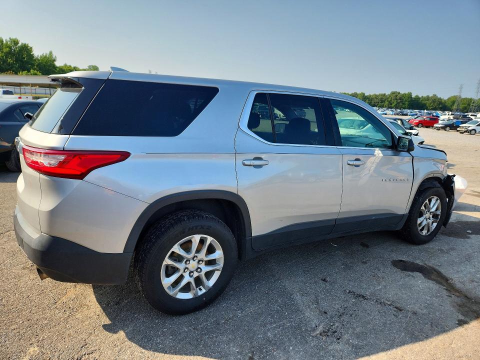 Photo 3 from auction – 2019 CHEVROLET TRAVERSE with VIN 1GNERFKW9KJ163072