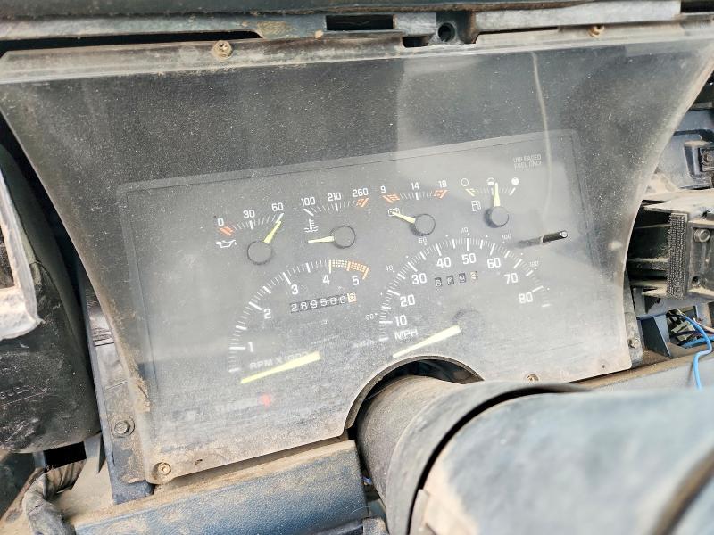 Photo 9 from auction – 1992 CHEVROLET GMT-400 with VIN 1GCEK14K7NZ219087