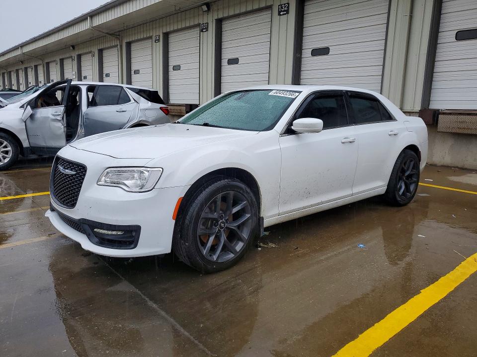 CHRYSLER 300 2017 with VIN 2C3CCARG0HH534735 - Photo from auction