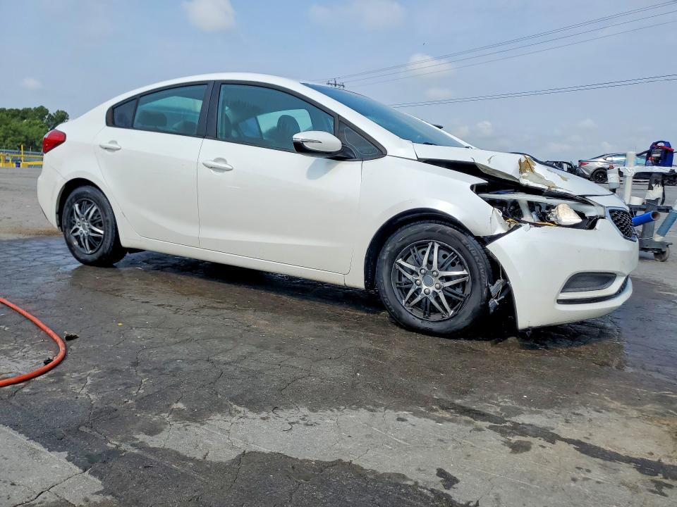 Photo 4 from auction – 2015 KIA FORTE with VIN KNAFX4A6XF5339244