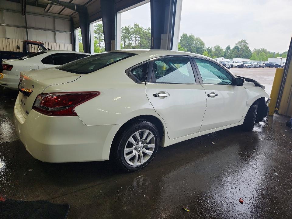Photo 3 from auction – 2013 NISSAN ALTIMA with VIN 1N4AL3AP3DC113931