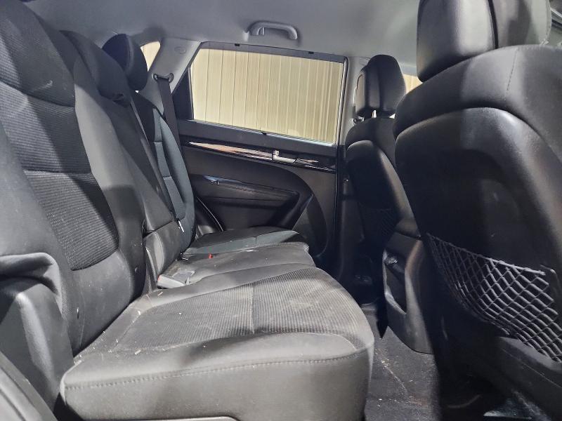 Photo 11 from auction – 2014 KIA SORENTO with VIN 5XYKTCA68EG455801