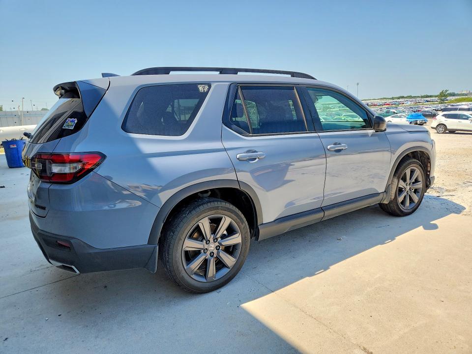 Photo 3 from auction – 2025 HONDA PILOT with VIN 5FNYG1H38SB067694