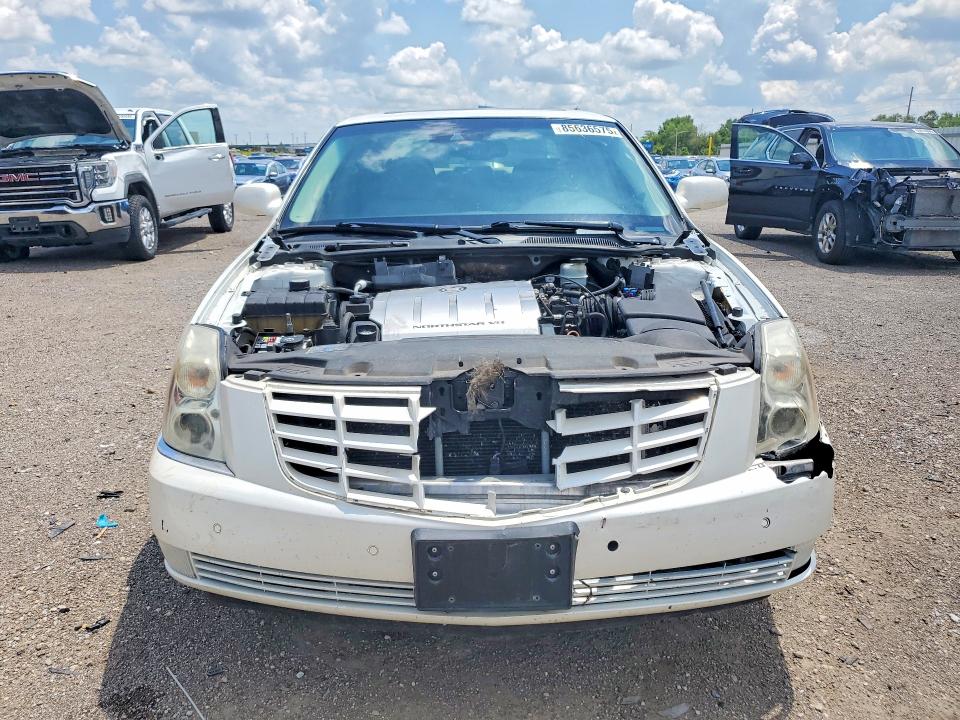 Photo 5 from auction – 2011 CADILLAC DTS with VIN 1G6KH5E64BU103948