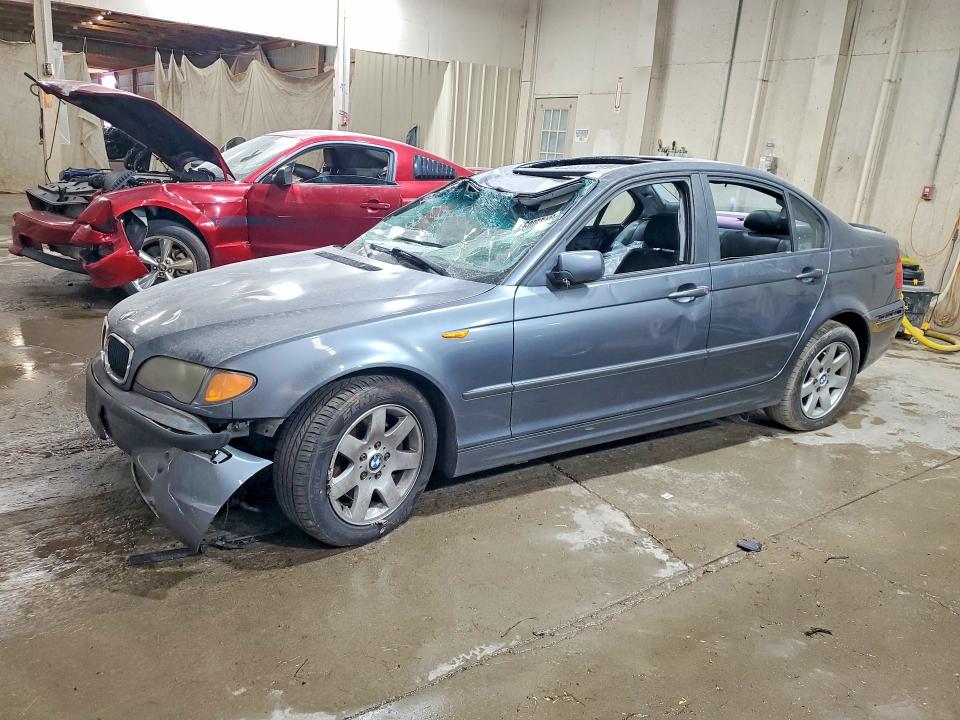 BMW 325 2002 with VIN WBAEV33442KL72601 - Photo from auction