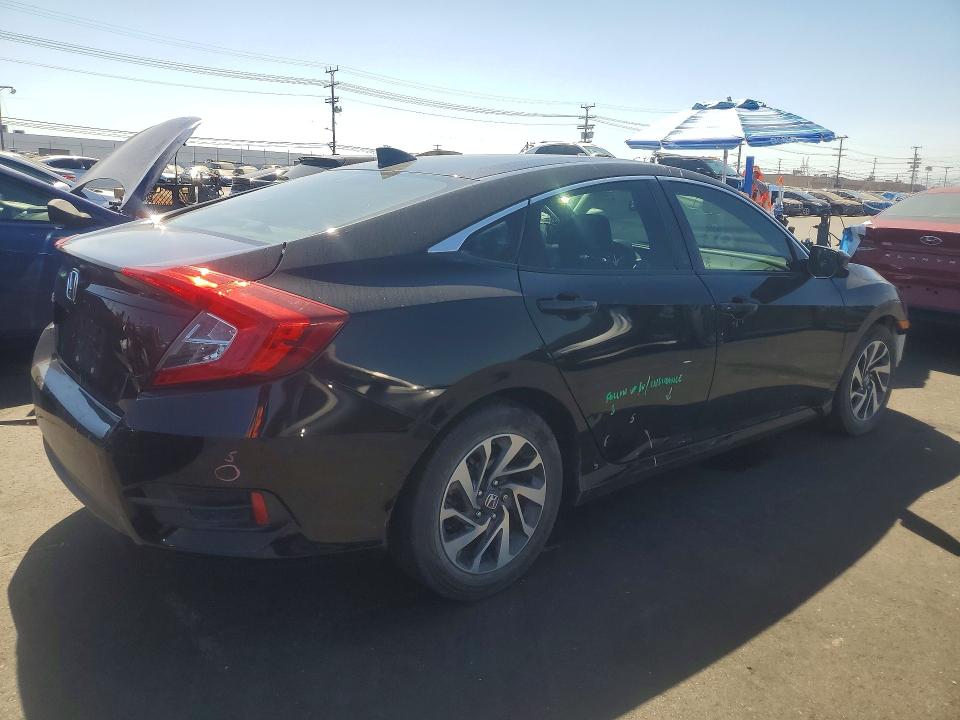Photo 3 from auction – 2017 HONDA CIVIC with VIN 2HGFC2F77HH562309