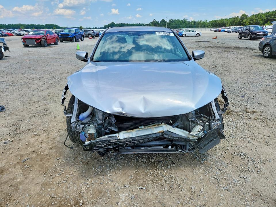 Photo 5 from auction – 2016 HONDA ACCORD with VIN 1HGCR2F38GA227698
