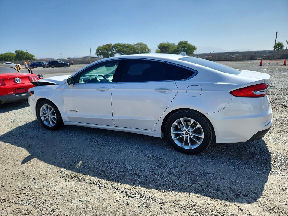 Photo 2 from auction – 2019 FORD FUSION with VIN 3FA6P0MU4KR221287