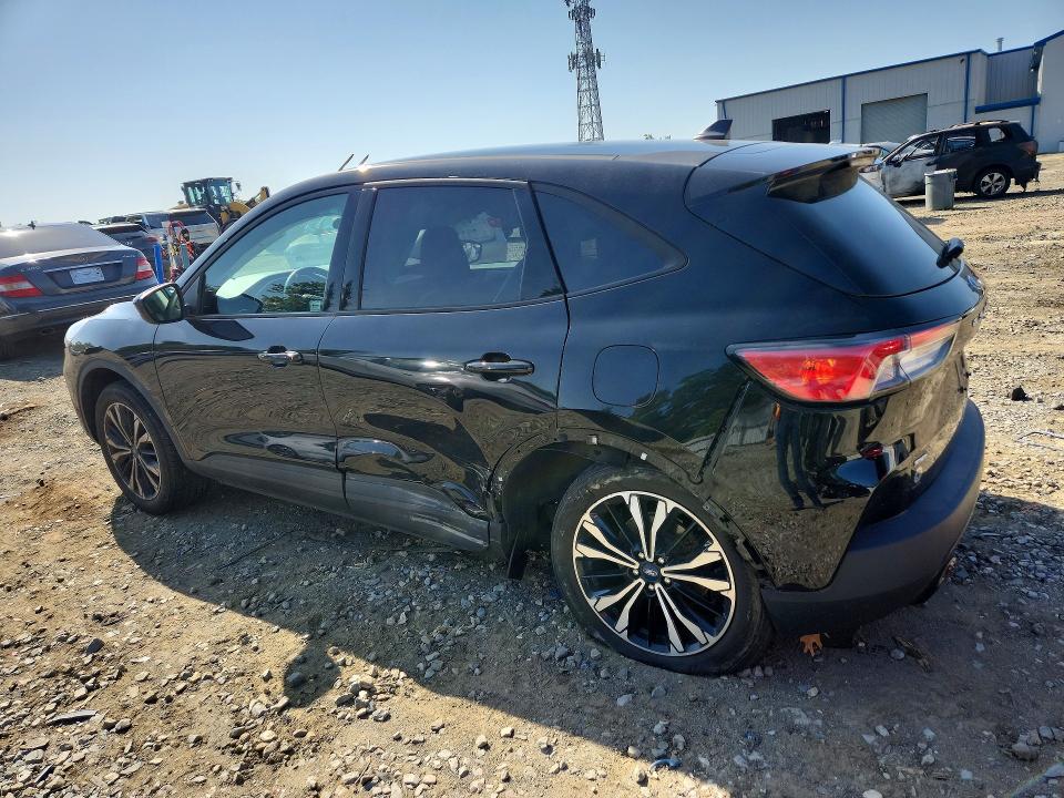 Photo 2 from auction – 2022 FORD ESCAPE with VIN 1FMCU9G63NUB33797
