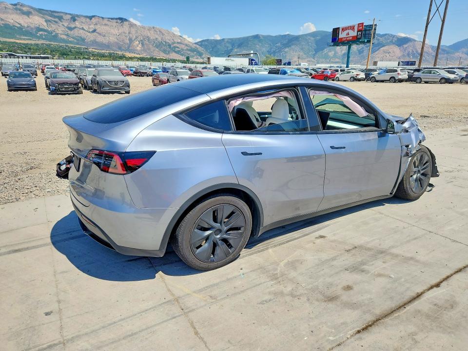 Photo 3 from auction – 2024 TESLA MODEL Y with VIN 7SAYGDEE8RA301799