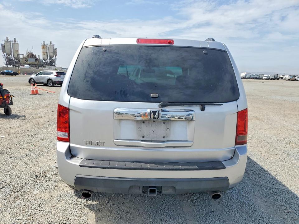 Photo 6 from auction – 2011 HONDA PILOT with VIN 5FNYF3H65BB005520