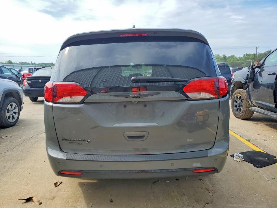 Photo 6 from auction – 2020 CHRYSLER PACIFICA with VIN 2C4RC1EG5LR149766