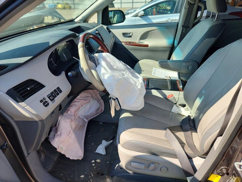 Photo 7 from auction – 2012 TOYOTA SIENNA with VIN 5TDDK3DC8CS043519