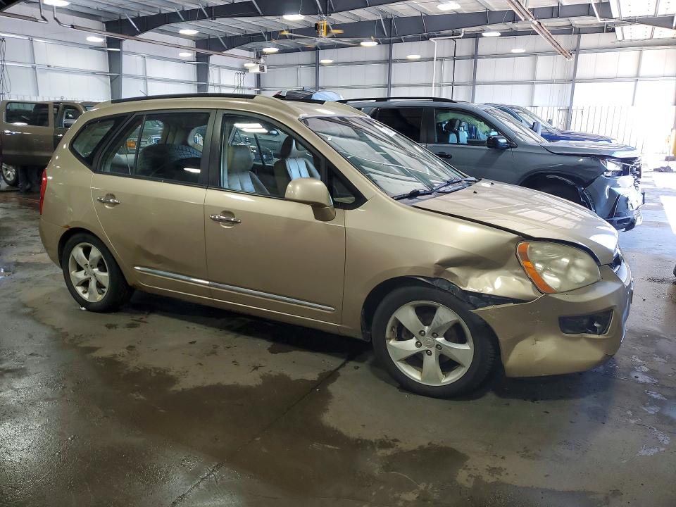 Photo 4 from auction – 2007 KIA RONDO with VIN KNAFG526777106111