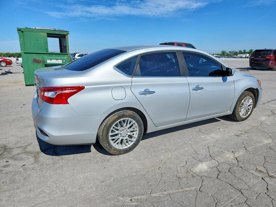 Photo 3 from auction – 2017 NISSAN SENTRA with VIN 3N1AB7AP7HY262931
