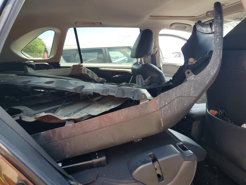 Photo 10 from auction – 2022 TOYOTA RAV4 with VIN 2T3C1RFV9NC211915