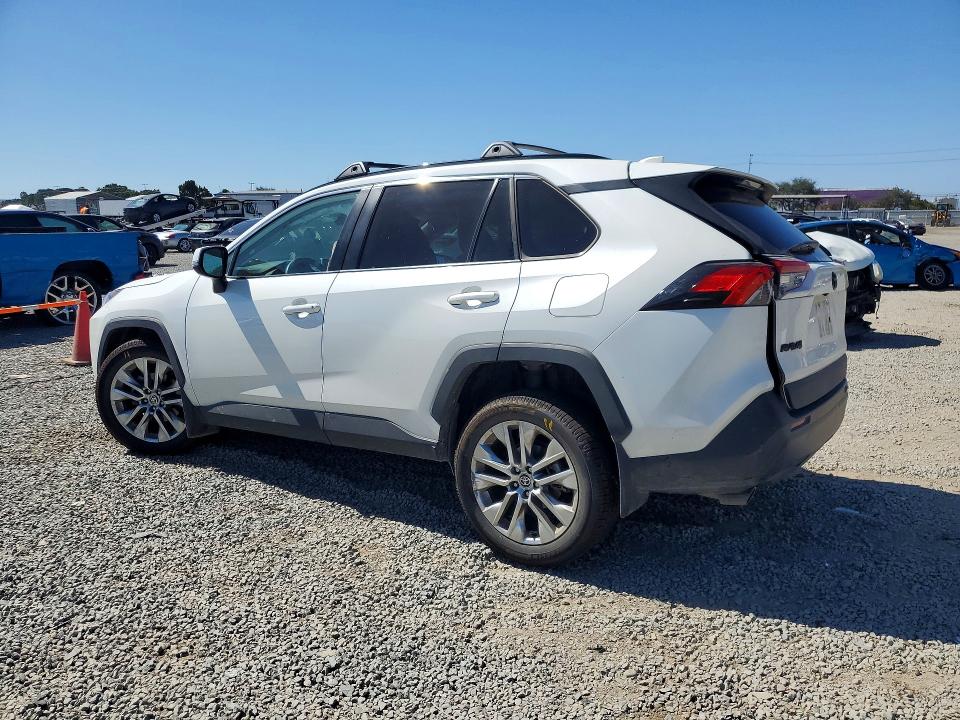 Photo 2 from auction – 2021 TOYOTA RAV4 with VIN 2T3C1RFV8MW165121