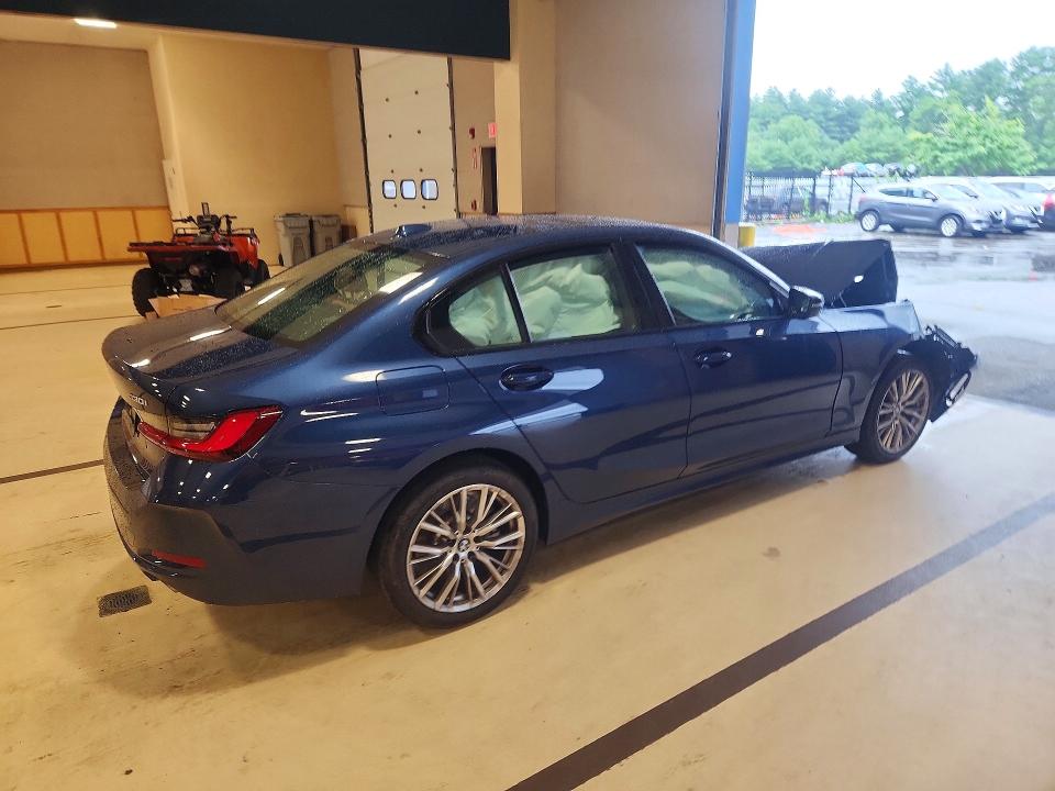 Фото 3 с аукциона – 2023 BMW 330XI с VIN 3MW89FF03P8C93702