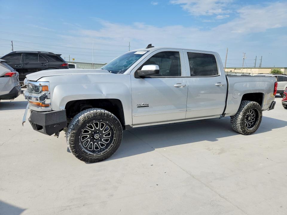 CHEVROLET SILVERADO 2018 with VIN 3GCPCREH4JG281712 - Photo from auction