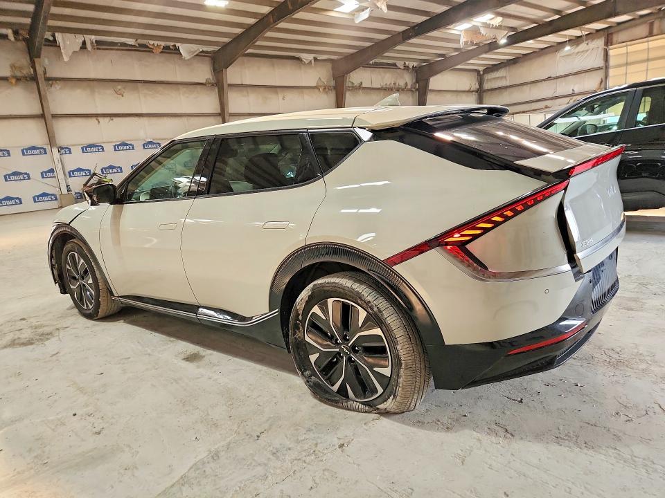 Photo 2 from auction – 2024 KIA EV6 with VIN KNDC34LA1R5614118