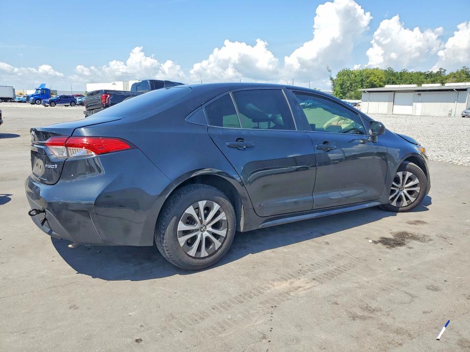 Photo 3 from auction – 2022 TOYOTA COROLLA with VIN JTDEAMDE7NJ060584