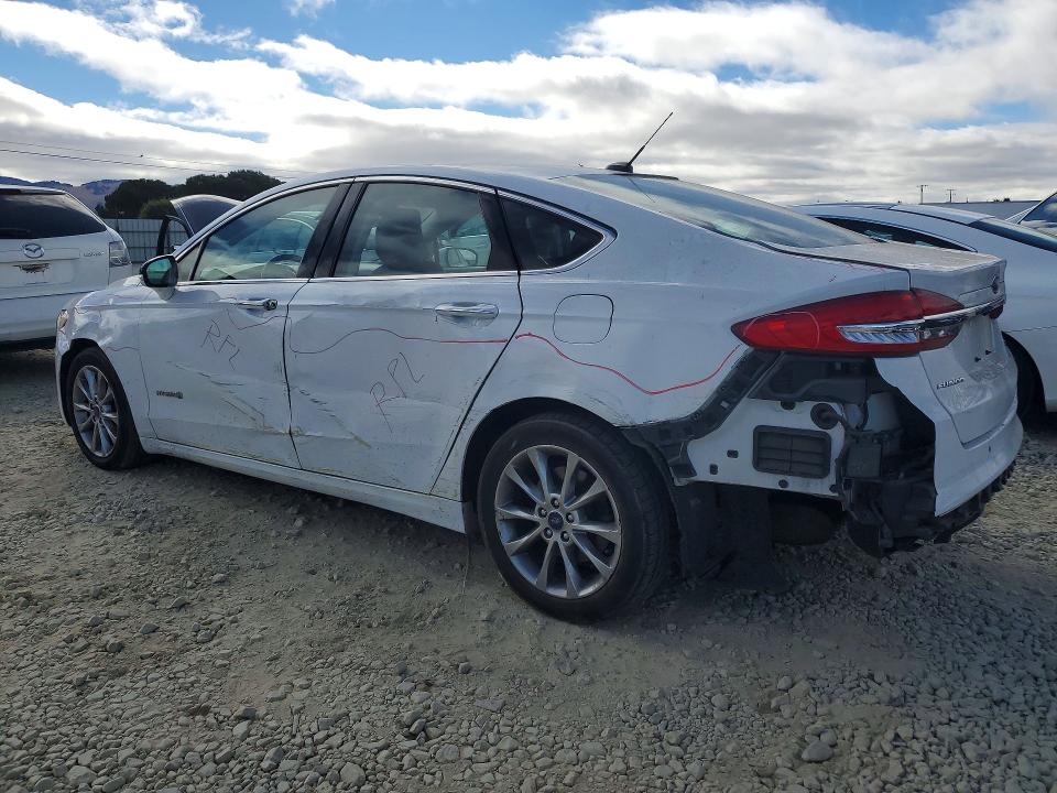 Photo 2 from auction – 2017 FORD FUSION with VIN 3FA6P0LU1HR408898