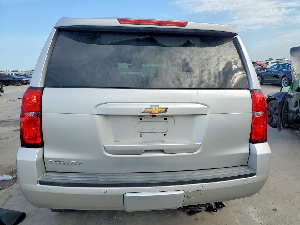 Photo 6 from auction – 2018 CHEVROLET TAHOE with VIN 1GNSCBKC1JR302579